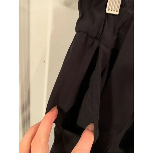 Lululemon black high waisted pants with pockets no size tag fits 0-2 - Image 3