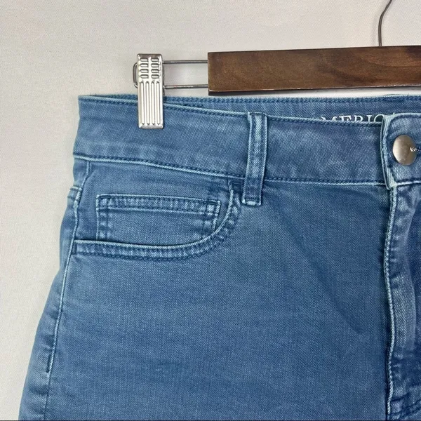 American Eagle AEO Blue Wash Distressed Hem‎ Denim Shorts 14 - Image 3
