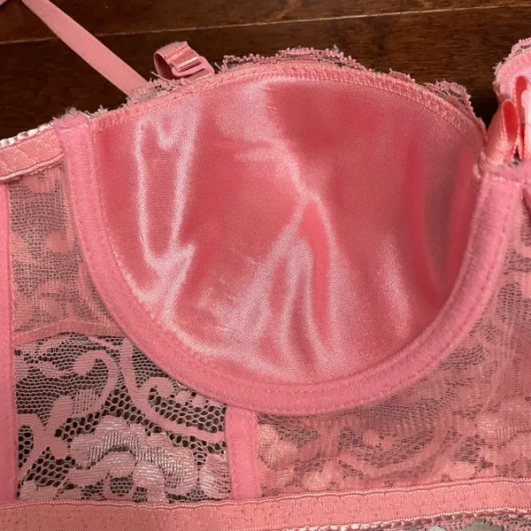 Black Fuchsia Peach Colored Lace Bra With 6 Rows Of Claps Size 34B - Image 11