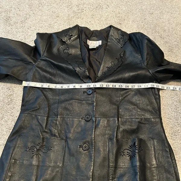 Black leather‎ floral trench coat VTG vintage Allison Woods beautiful detailing - Image 6