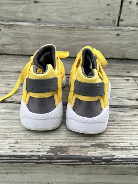 Nike Huarache Run GS 'Yellow' Size 6y Women’s Size 7.5 - Image 5