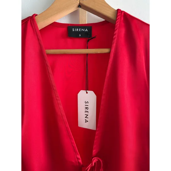 Sirena Red Satin Tie Front Long Sleeve Blouse V-Neck Top Size S NWT - Image 3