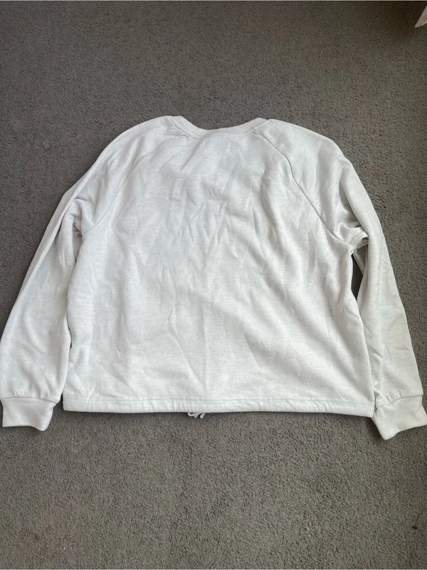 Rae Dunn 'BELIEVE' Crewneck Sweatshirt - Light Gray - Image 2