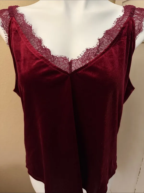 Skies Are Blue Burgundy Lace-Trim Satin V-Neck Bandeau Cami - Image 4