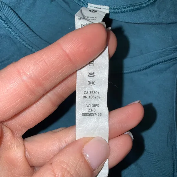 Lululemon Love Tank‎ Top Women Sz 2 Teal Excellent Scoop Neck Curved Hem LW1DIFS - Image 5