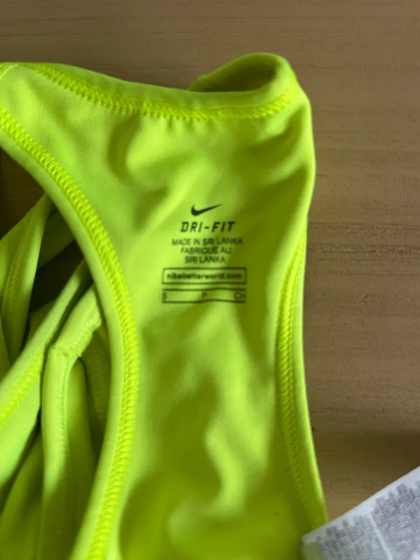 Nike Women's Swoosh Medium Support Padded Sports Bra - Image 3