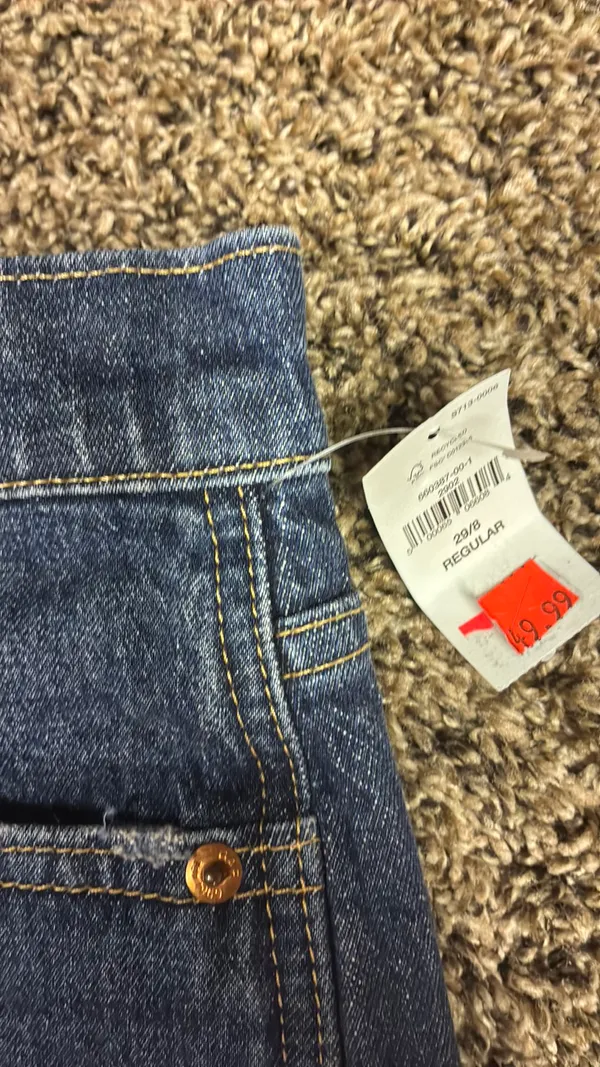 Gap Denim Shorts Women’s cheeky short high rise - Image 3