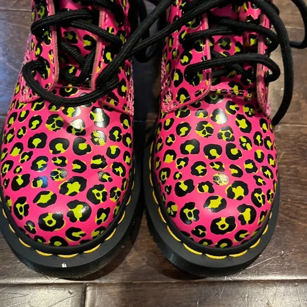 Dr Martens 1460 Leopard Smooth Leather Lace Up Boots Hot Pink NWT - Image 4