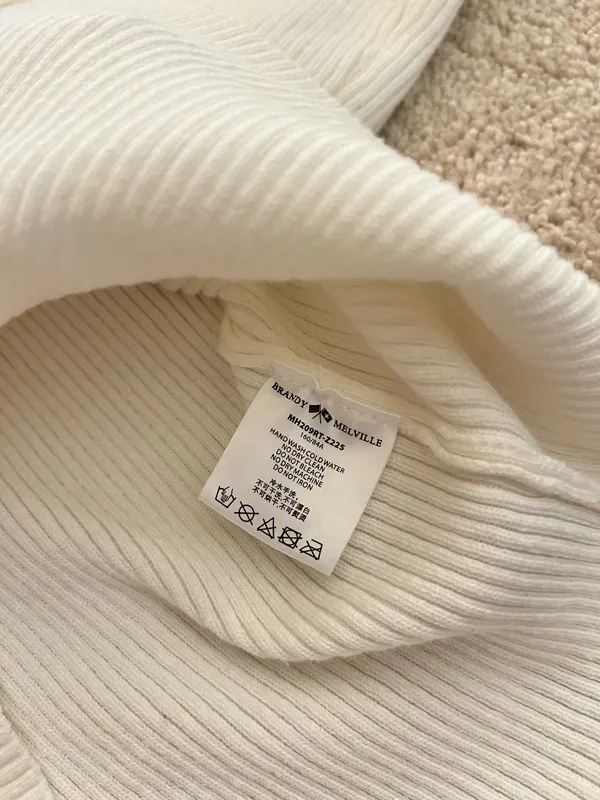 Brandy Melville White Full Zip Hoodie Ribbed - Image 6