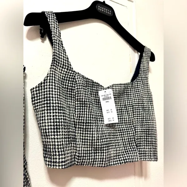 NWT $110 Abercrombie & Fitch Herringbone mini skirt and crop top set size small - Image 4