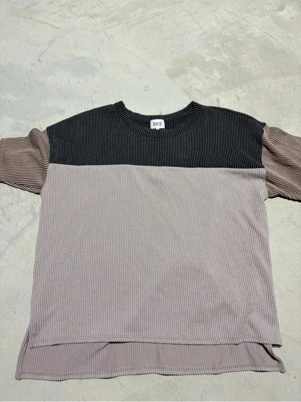 BKE NWT Short Sleeve Colorblock Ribbed Top - Oat black small MSRP$37 - Image 2
