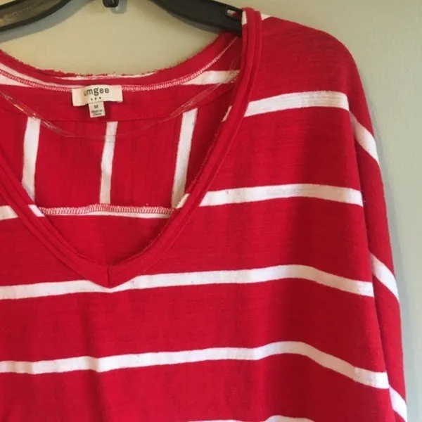 Umgee medium red and white oversized sweater‎ - Image 2