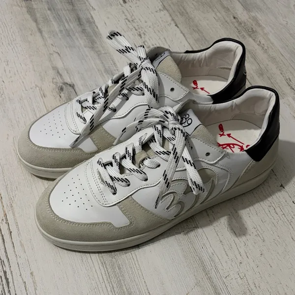 33.9 The Original White and Black Women's Sneakers - Image 4