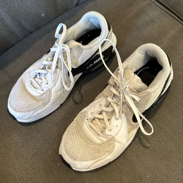 Nike Air Max Black and White/Cream - Image 2