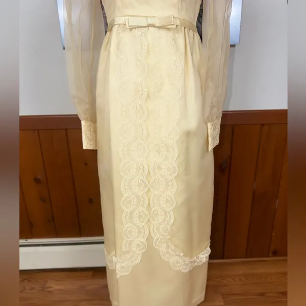 Gorgeous Vintage 1960s Ivory Sheath Wedding Gown - Image 5