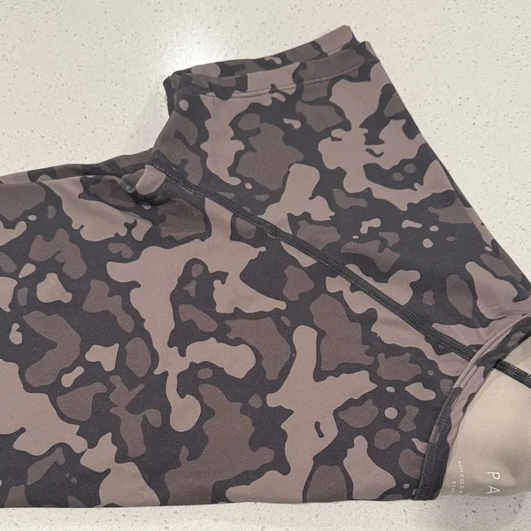 PARAGON Women's Camouflage Crop Top - Black and Gray - Image 5