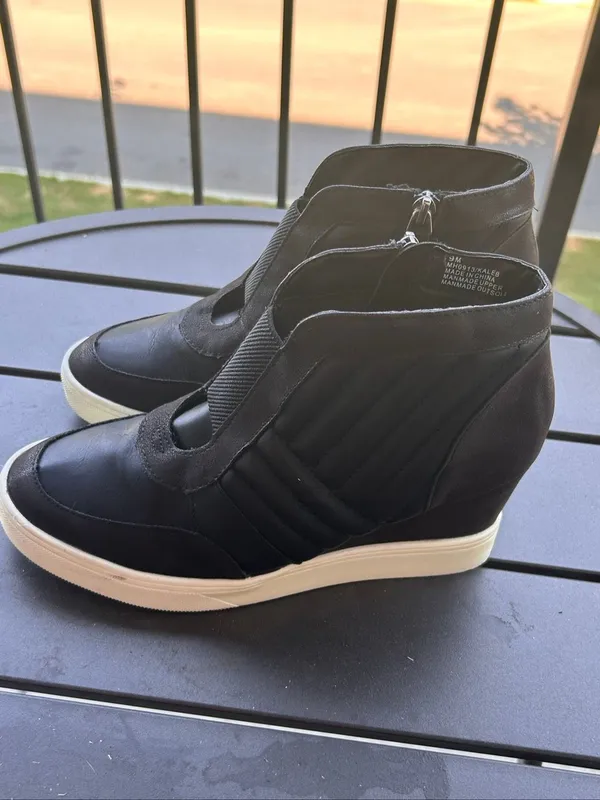 MIA Kaleb Quilted Ankle Wedge Sneakers Zip Black 9M Casual - Image 10
