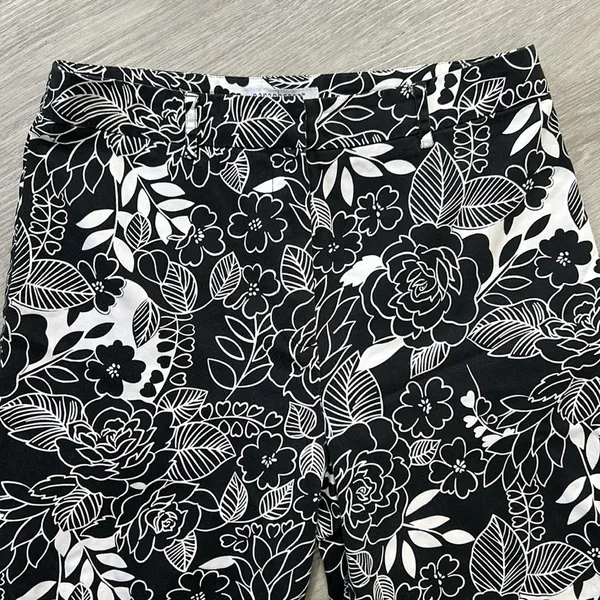 Paraphrase • floral printed cropped pants - Image 3