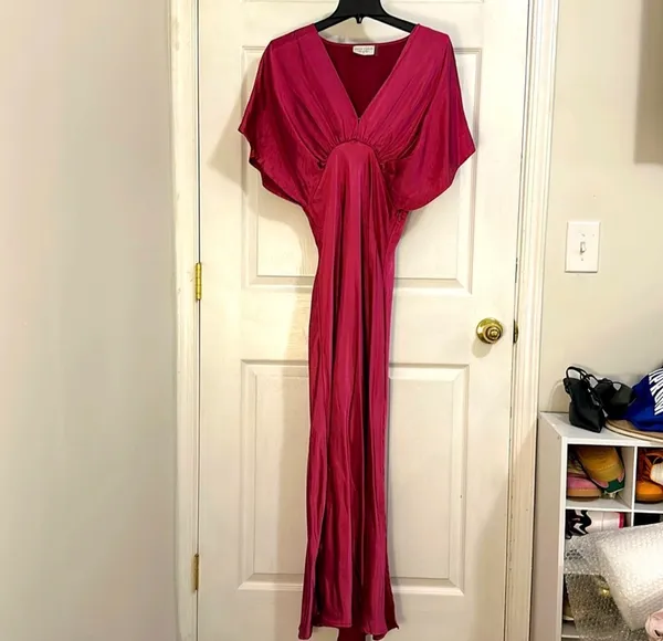 Dress Forum Magenta Satin Maxi Dress - Image 3
