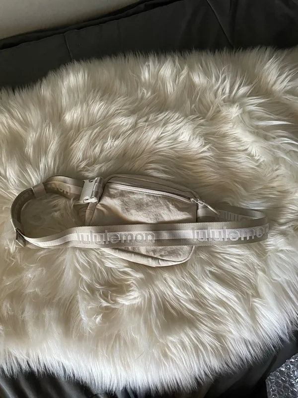 Lululemon Athletica Cream Everywhere Belt Bag - Image 4