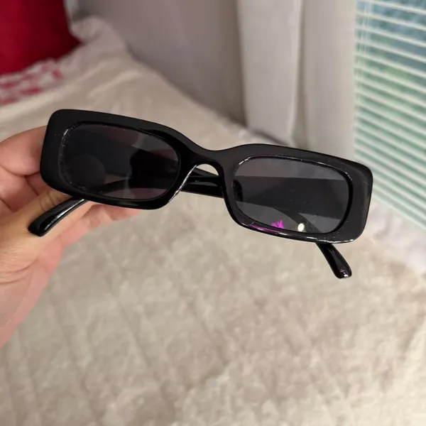 Source Unknown Unbranded Women's Black Sunglasses - Image 3