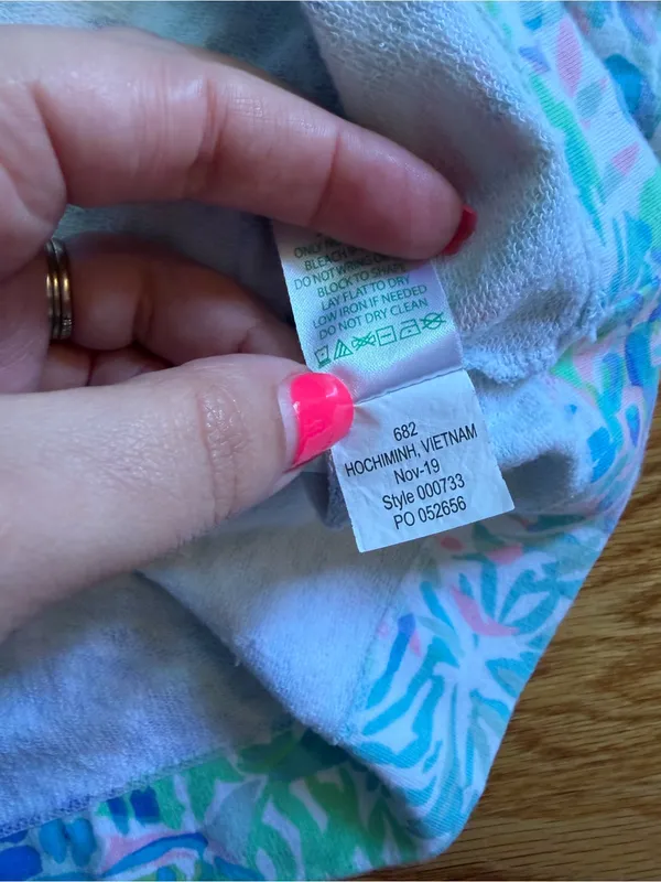 Lilly Pulitzer multicolored print half zip pullover size large - Image 5