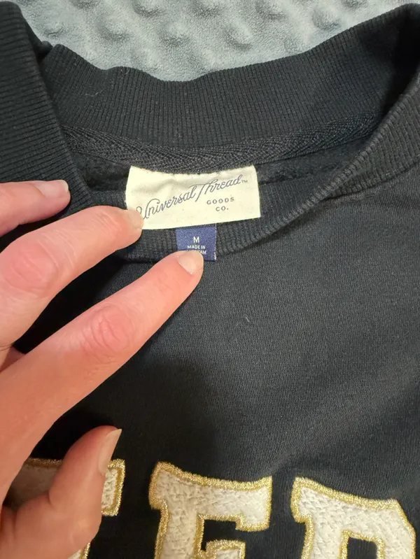 Universal Threads Black Sweatshirt with Gold CHEERS Applique - Image 2