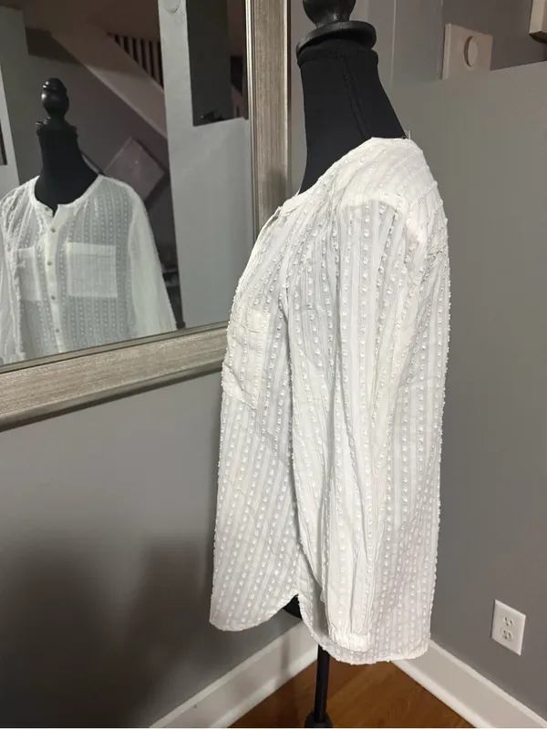 Anthropologie x Akemi + Kin white textured boho cottage-core button up top small - Image 3