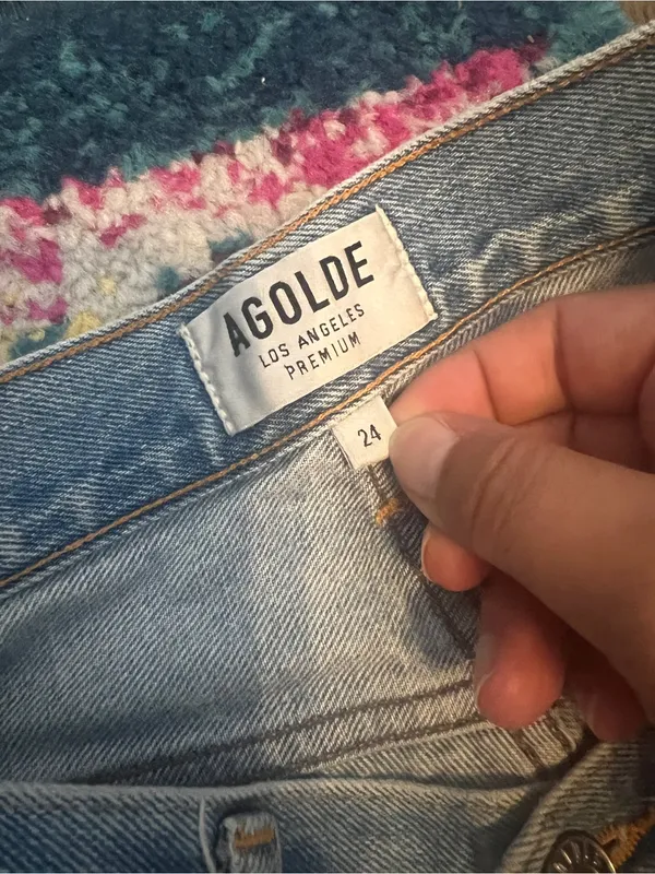 Agolde feel good shorts size 24 - Image 9