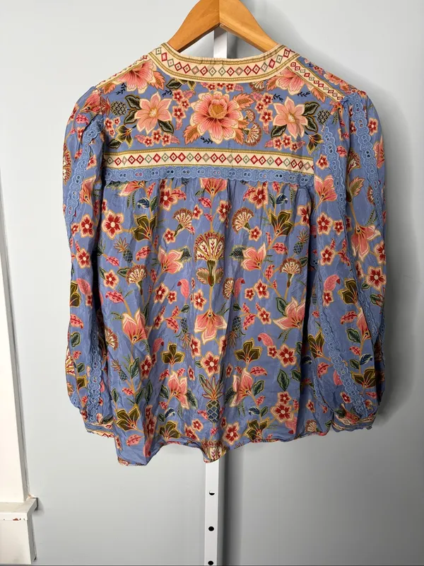 FARM Rio Super Bloom Tapestry Blue Floral Blouse Top Size M - Image 6