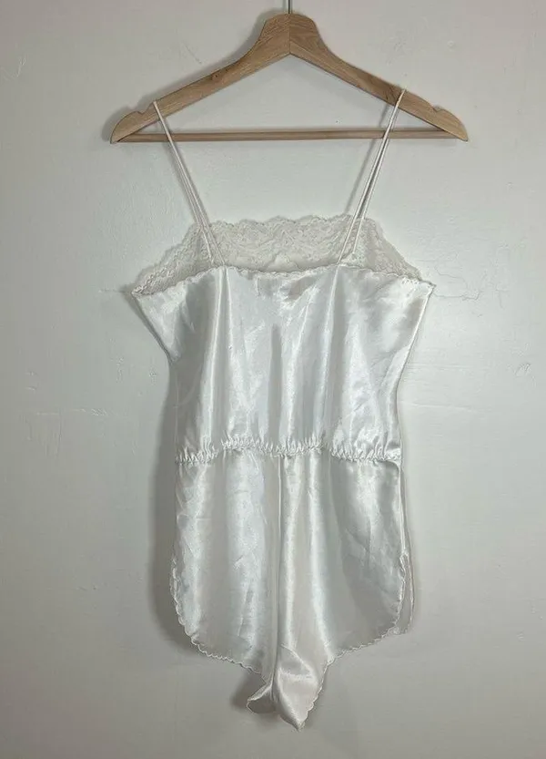 Vintage white lace embroidered bridal lingerie pajamas today tonight size small - Image 3