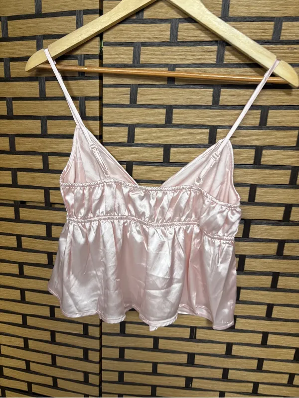 Thirty thirty pink satin cami size medium - Image 2