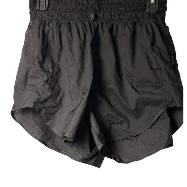 Lululemon Step Out High Rise Short 3" Size 6 - Image 4
