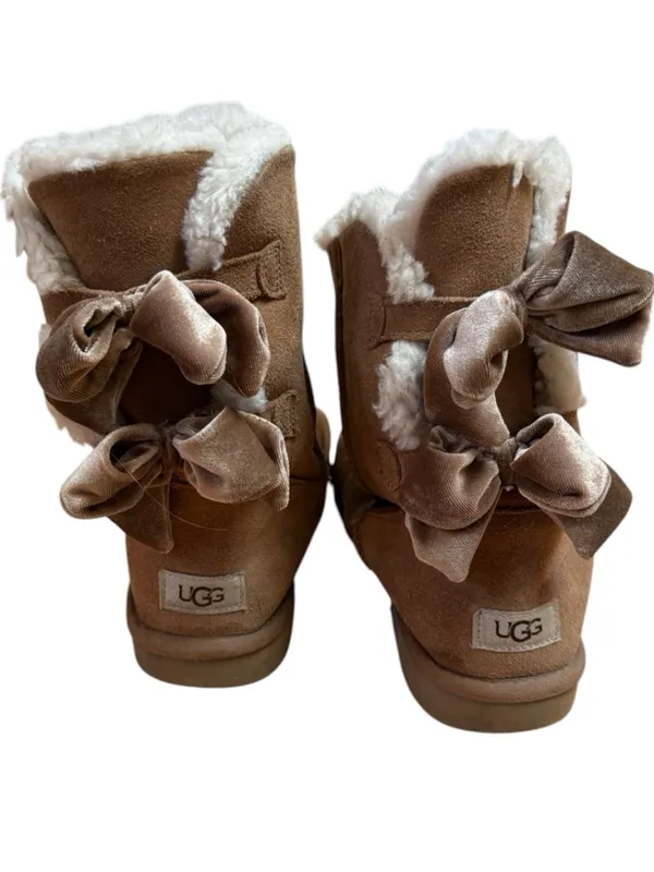 UGG Bailey Bow II Suede Boots in Chestnut - Image 3