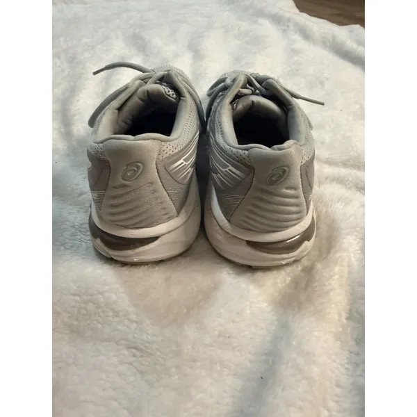 Women'S Asics Running Shoe In Piedmont Grey/White Sz 10 - Image 7