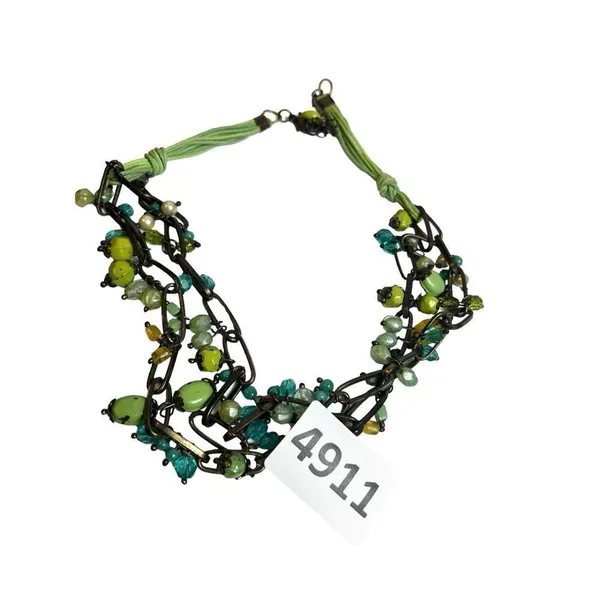 Multi strand green multi shaded statement necklace clover green chuncky necklace - Image 5