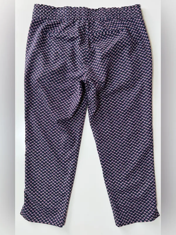 Gap Cropped Paperbag Waist Pants Navy Print Tie Waist Size 8 Capri - Image 3
