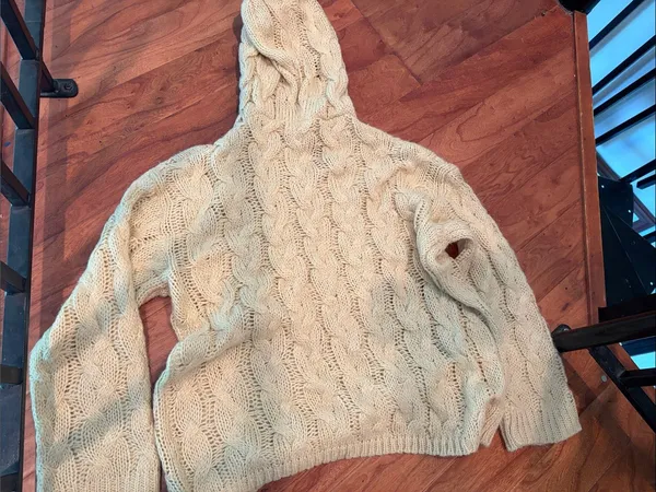 Non Signe Crème Chunky Cable-Knit Hoodie Size Medium - Image 7