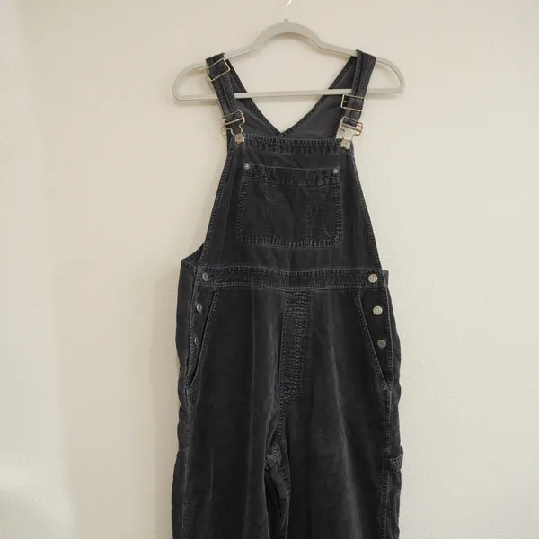 Gap Women's Size Medium Overalls Black Vintage Velvet Corduroy Bib Jumpsuit - Image 2