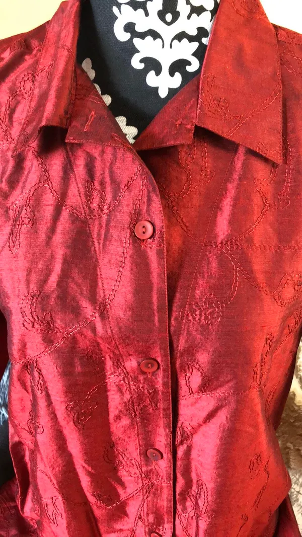 Jaclyn Smith Classic Red Button Down Shirt Medium - Image 5