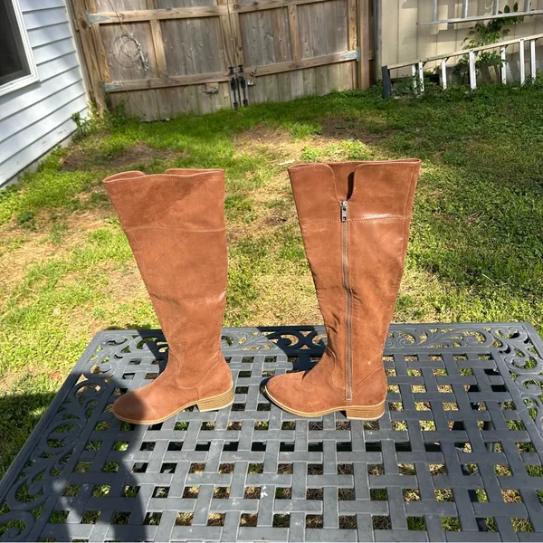 MIA Women's Pike Lug Sole‎ Tall Boots size 4 - Image 4