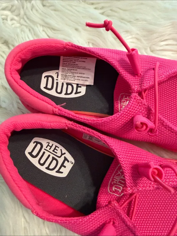 Hey Dude Hot Pink Lightweight Slip-On Sneakers size 9W BNWOT - Image 3