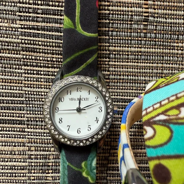 Vera Bradley Watch Women Silver Tone‎ Interchangeable Band Needs New Battery - Image 2