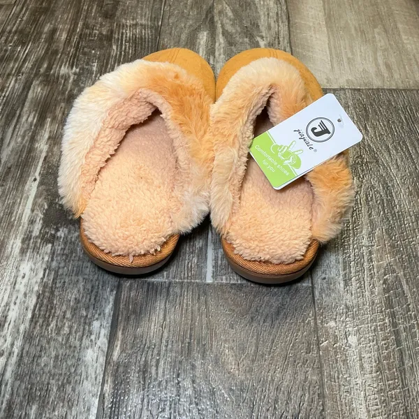 Women's Cozy Brown Fur Slippers Size 7 - Image 7