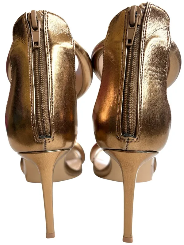 Like New Steve Madden Partay Heels Gold Size 7.5 - Image 5