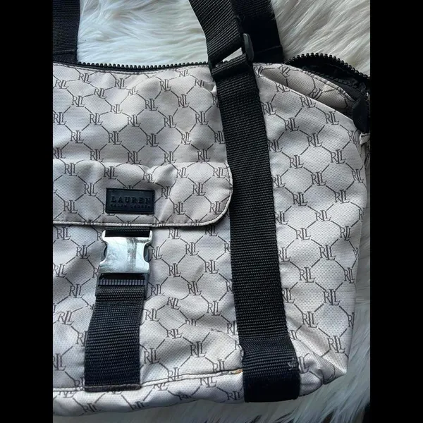 Lauren Ralph Lauren Quilted Tote Bag - Stylish and Versatile - Image 6