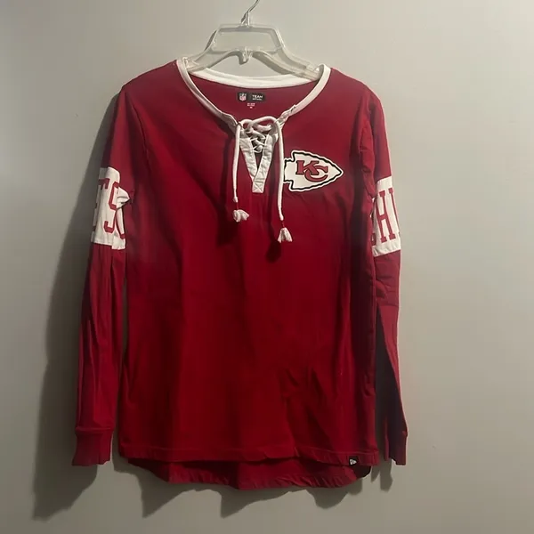 Chiefs long sleeve Vneck tie front shirt - Image 2