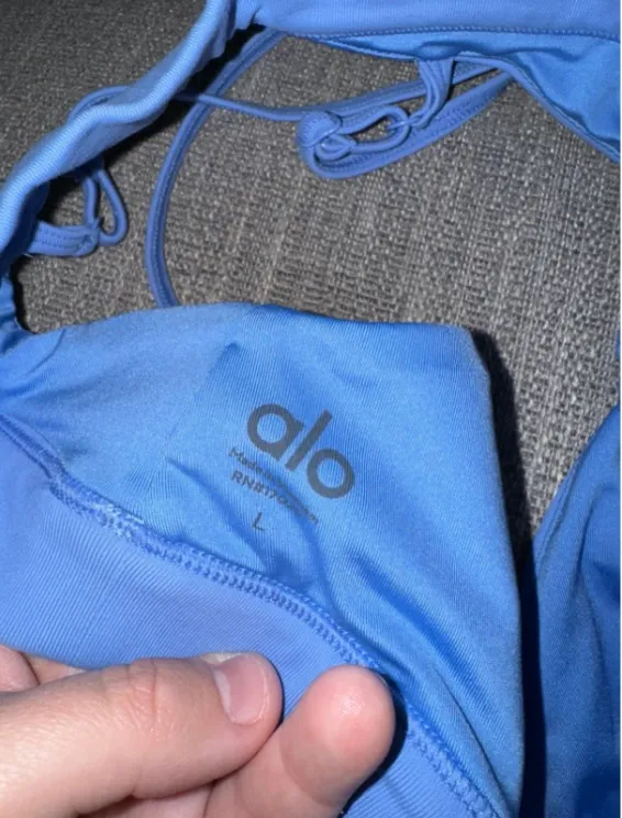 ALO yoga splendor bra crystal clear blue size Large - Image 4