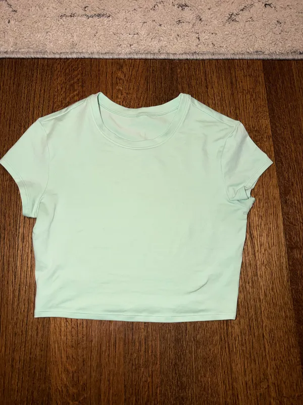 Alo Green Alosoft Short Sleeve Round Neck Crop Finesse Top - Image 2