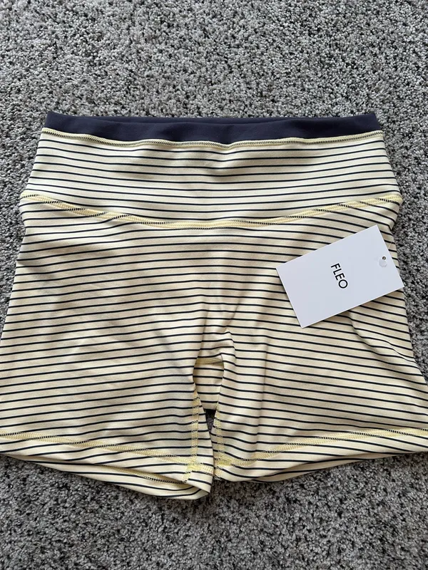Fleo shorts Yellow Size M - Image 2